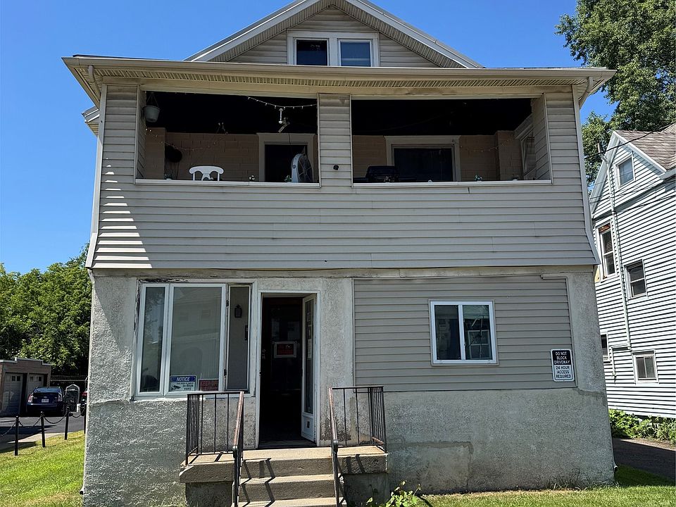 1st image of 18 Tompkins St