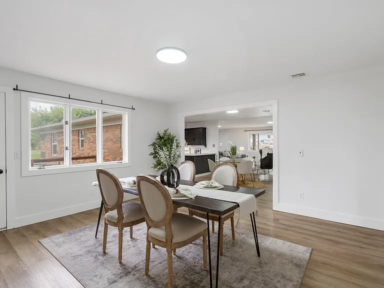 701 NW Ford Ln — Photo 13