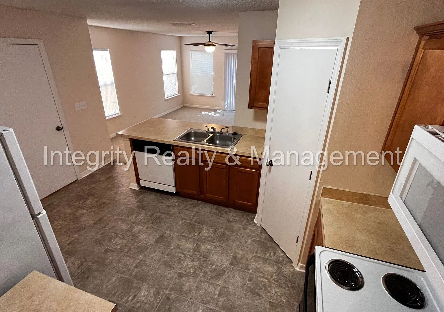 3bed/2.5bath townhome in Jacksonville FL — Photo 4