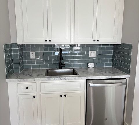 Full size dishwasher