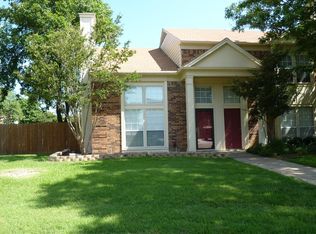 1505 Creek Bank Ln, Arlington, TX 76014