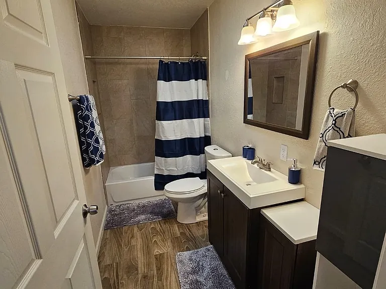 1527 E Silver St #2 — Photo 25