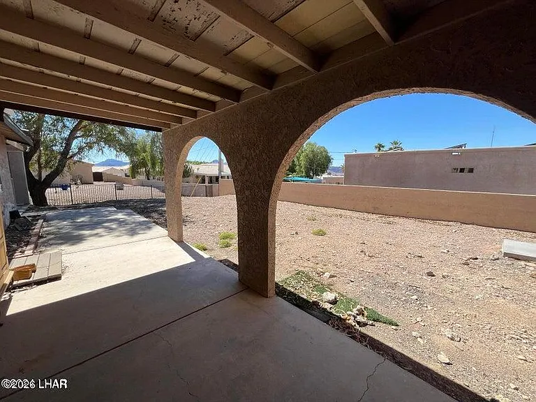 911 Scout Dr — Photo 2