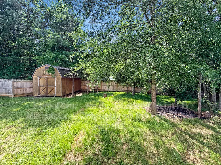 228 Hollybrook Ct — Photo 3