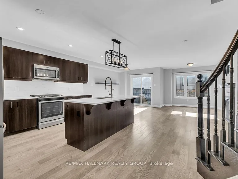 600 Parade Dr — Photo 3