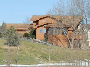 6801 Featherstone Dr, Savage, MN 55378