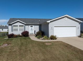 5980 Robinwood Ln, Marion, IA 52302