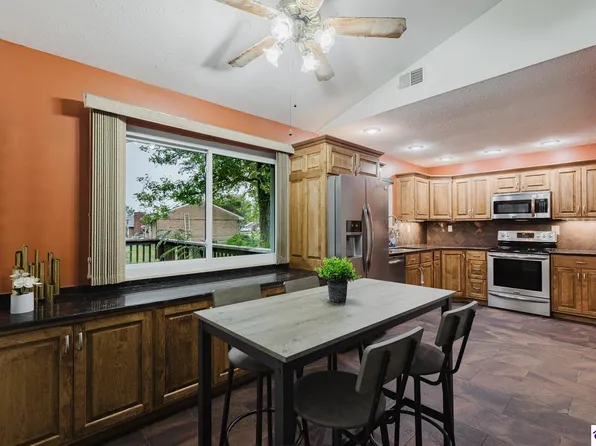 1661 Walnut Way, Radcliff, KY 40160