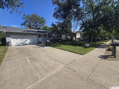 7417 Thorn Apple Ln, La Vista, NE, 68128