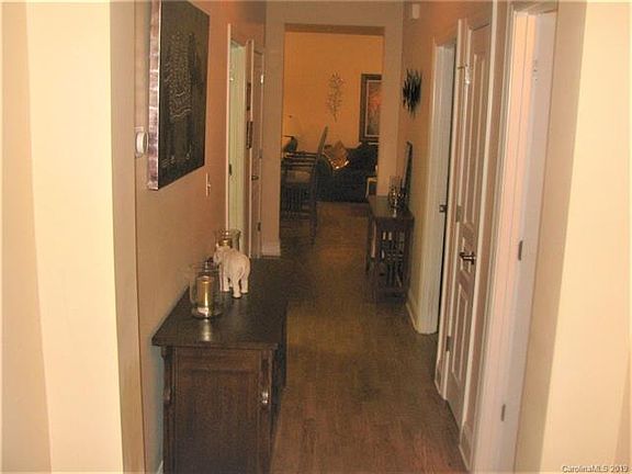 3rd image of 3106 Village Glen Ln