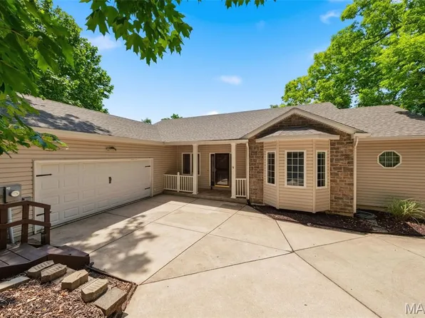 564 Marina Dr, Lake Sherwood, MO 63357