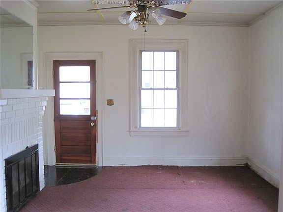 2nd image of 2009 Pennsylvania Ave