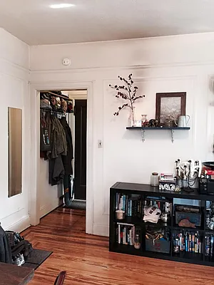 Rented by Eleni Moustakis LREB | media 5