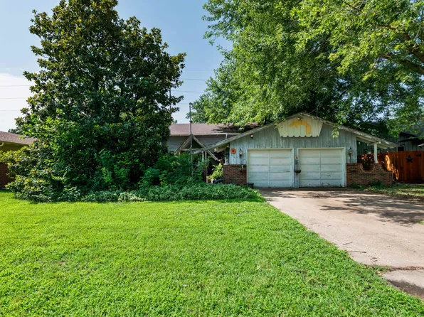 5801 E 17th St N, Wichita, KS 67208
