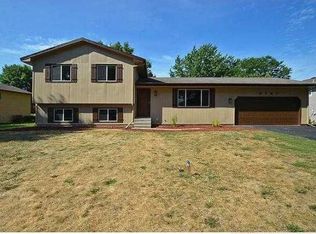 9747 Union Terrace Ln N, Maple Grove, MN 55369