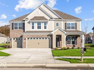 10614 Banyan Wood Ct, Indianapolis, IN 46239