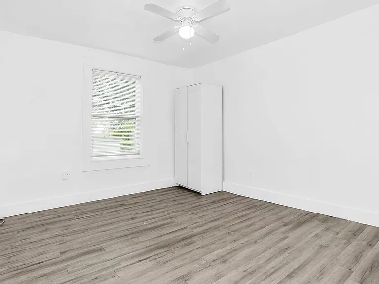 2737 Stuart Dr — Photo 35