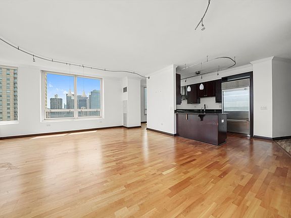 3rd image of 33 W Ontario St APT 43B