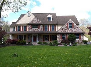 2890 Pinecrost Pl, Harleysville, PA 19438