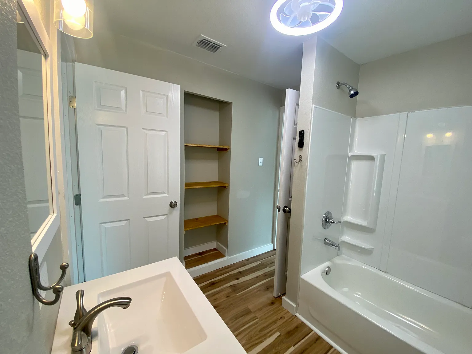 3 bed, 1356 sqft, $1,650 — Photo 3
