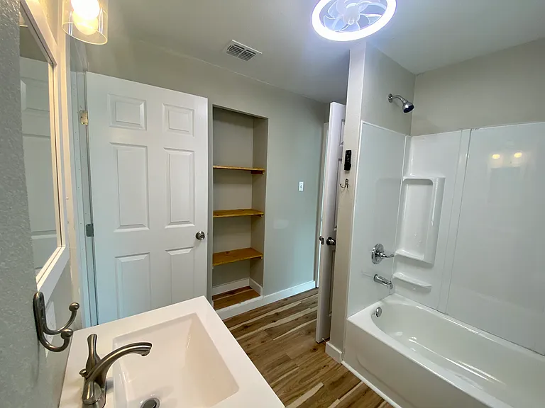 431 Tutt Ave — Photo 3