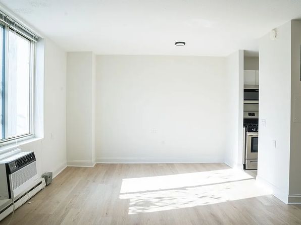 1964 1st Ave APT 4A