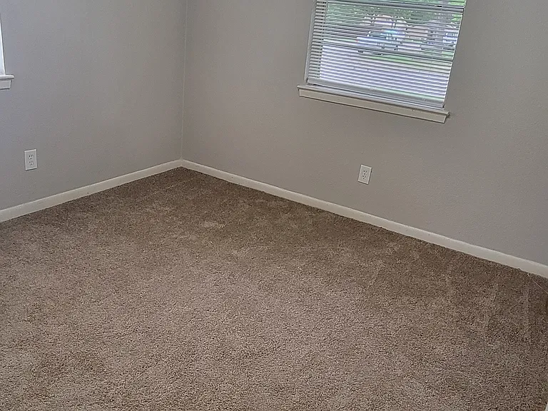 427 Darlene Ln — Photo 8