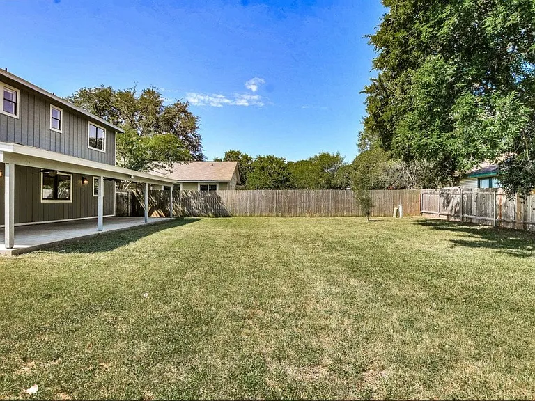 7700 Wakefield Dr — Photo 10