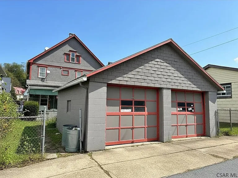 131 Plainfield Ave — Photo 9