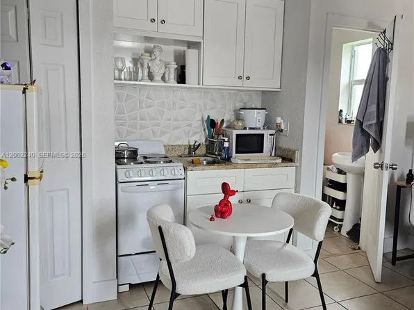 2513 SW 10th St #5, Miami, FL 33135