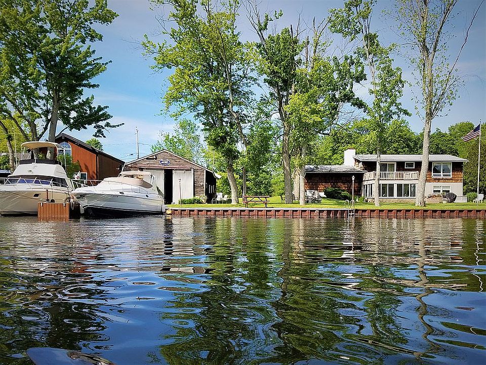 Waterfront 300 & 298 lots