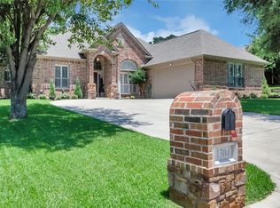 1304 Rodden Dr, Decatur, TX 76234