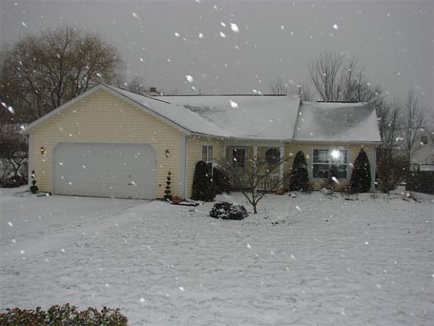 1st image of 555 Oak Hollow Dr