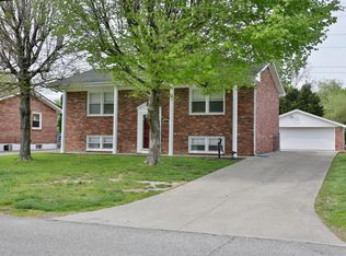 6007 Rocky Mountain Dr, Louisville, KY 40219