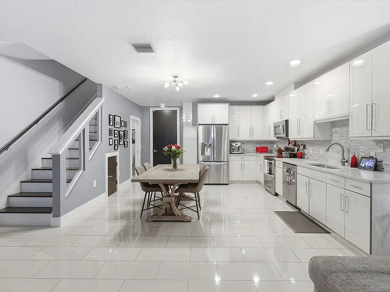 440 W Swoope Ave — Photo 6
