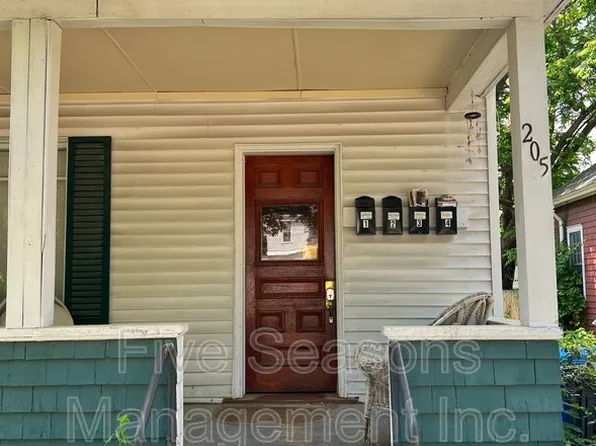 205 N Willard St #4, Burlington, VT 05401