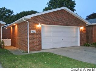 16 Eisenhower Dr APT C, Jacksonville, IL 62650