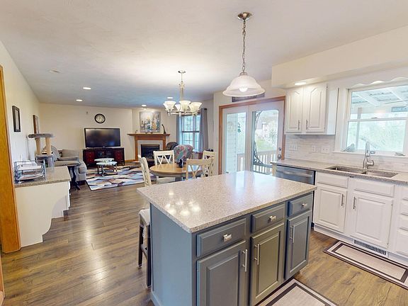 4th image of 855 Fox Chapel Dr