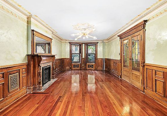 4th image of 278 Jefferson Ave