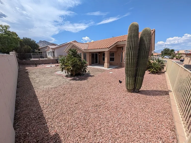 10113 Crescent Creek Dr — Photo 13