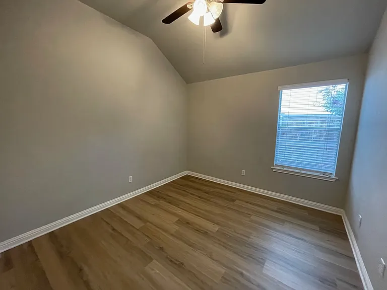 10025 Mount Rainier Dr — Photo 32