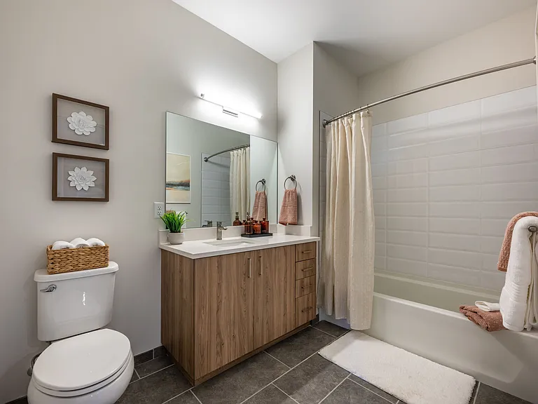 Full Bathroom
