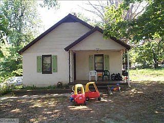 1st image of 1018 Willard St