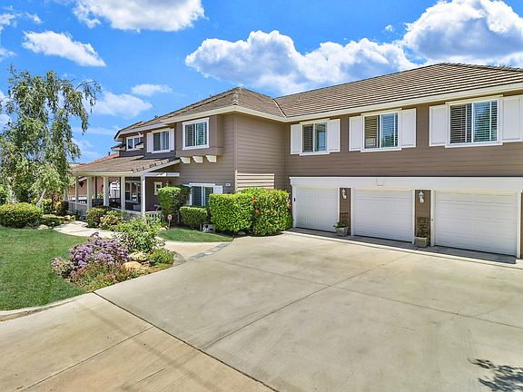 2nd image of 246 Acacia Ln