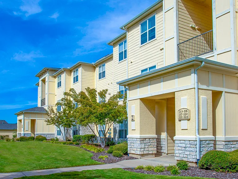 Sonoma Grande Apartments — Photo 20