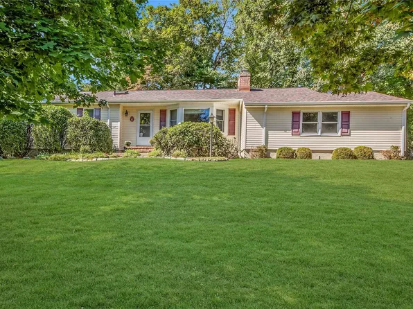 31 Eckernkamp Drive, Smithtown, NY 11787