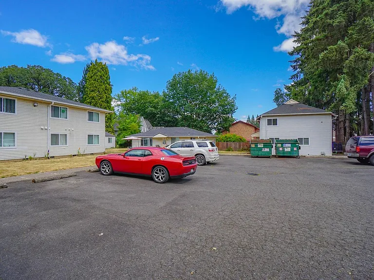 1655 Douglas St — Photo 30