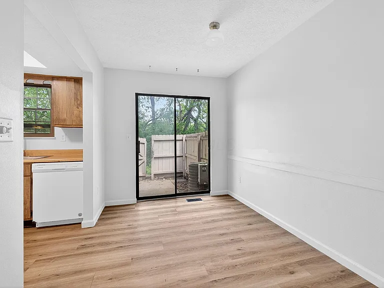6462 Brookedge Ct — Photo 10