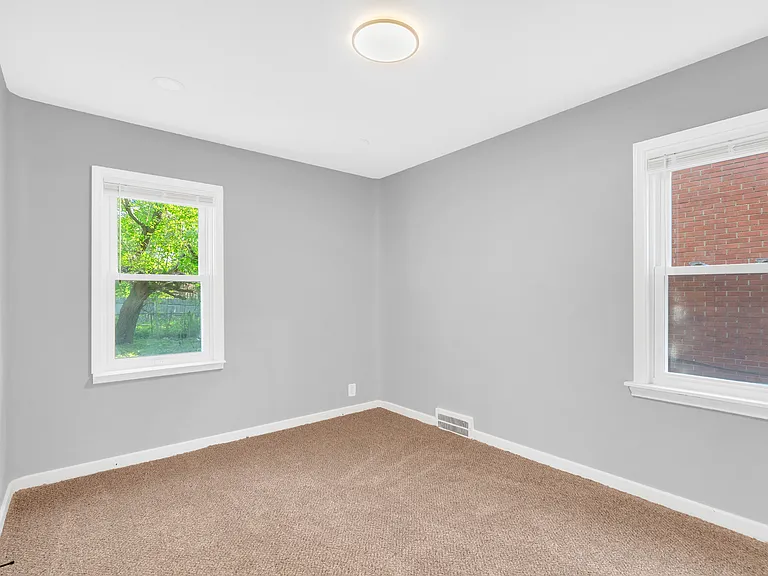 9973 E Outer Dr — Photo 19