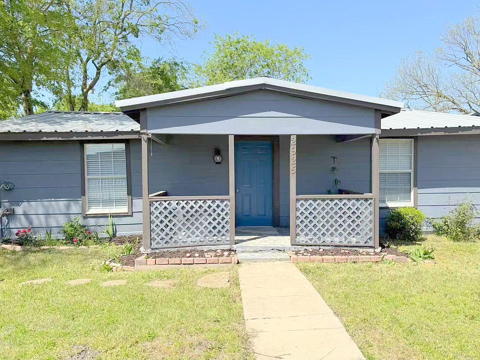 1st image of 2925 Janet Dr